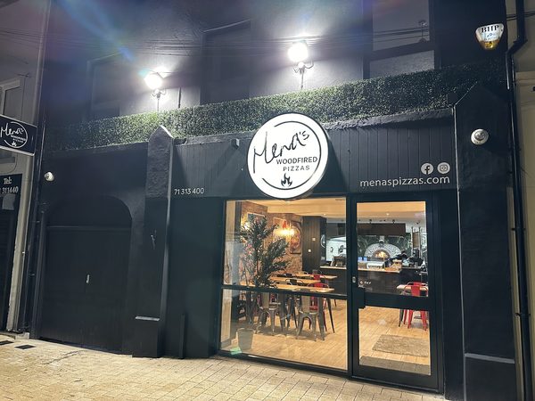 Menas Pizzeria & Coffee House