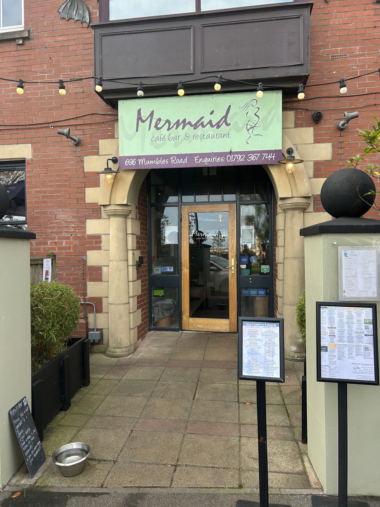 Mermaid Cafe Bar and Restaurant