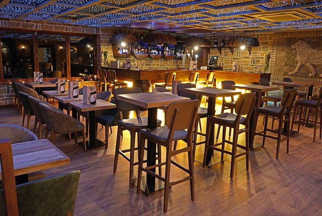 Mesken Bar \& Grill