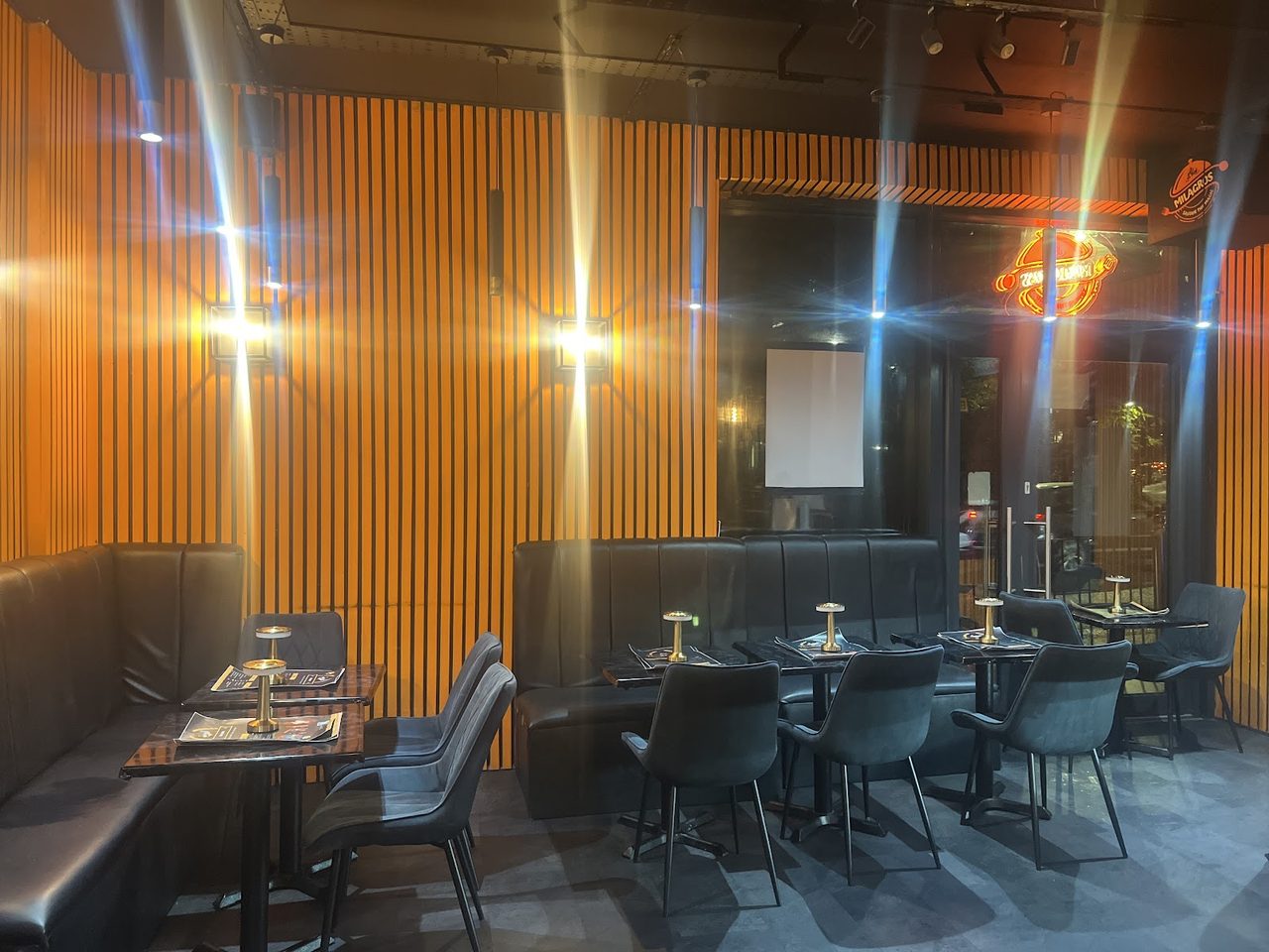 Milagros, Treat Hut