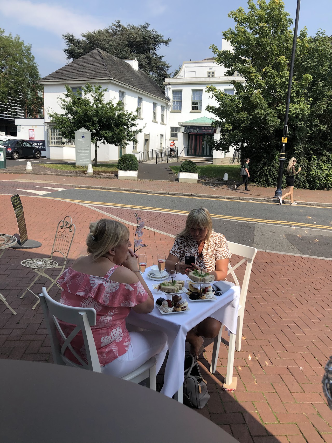 Mim's Mom's Coffee and Champagne Bar