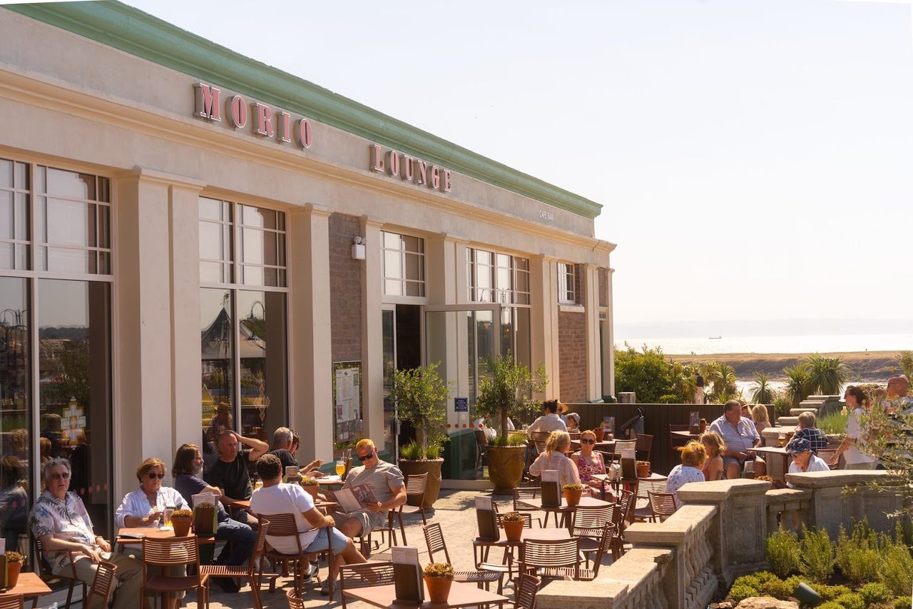 Morio Lounge