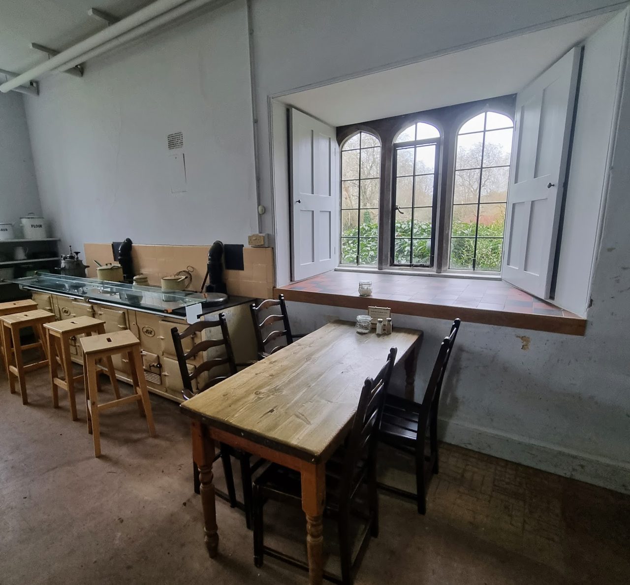 Mottisfont Kitchen Cafe And Ice Cream Parlour