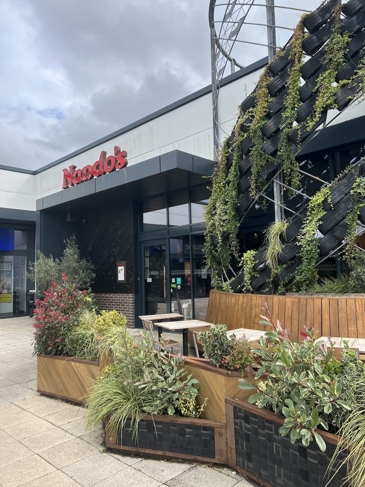 Nandos