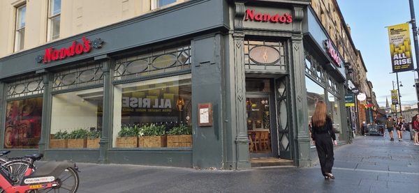 Nandos