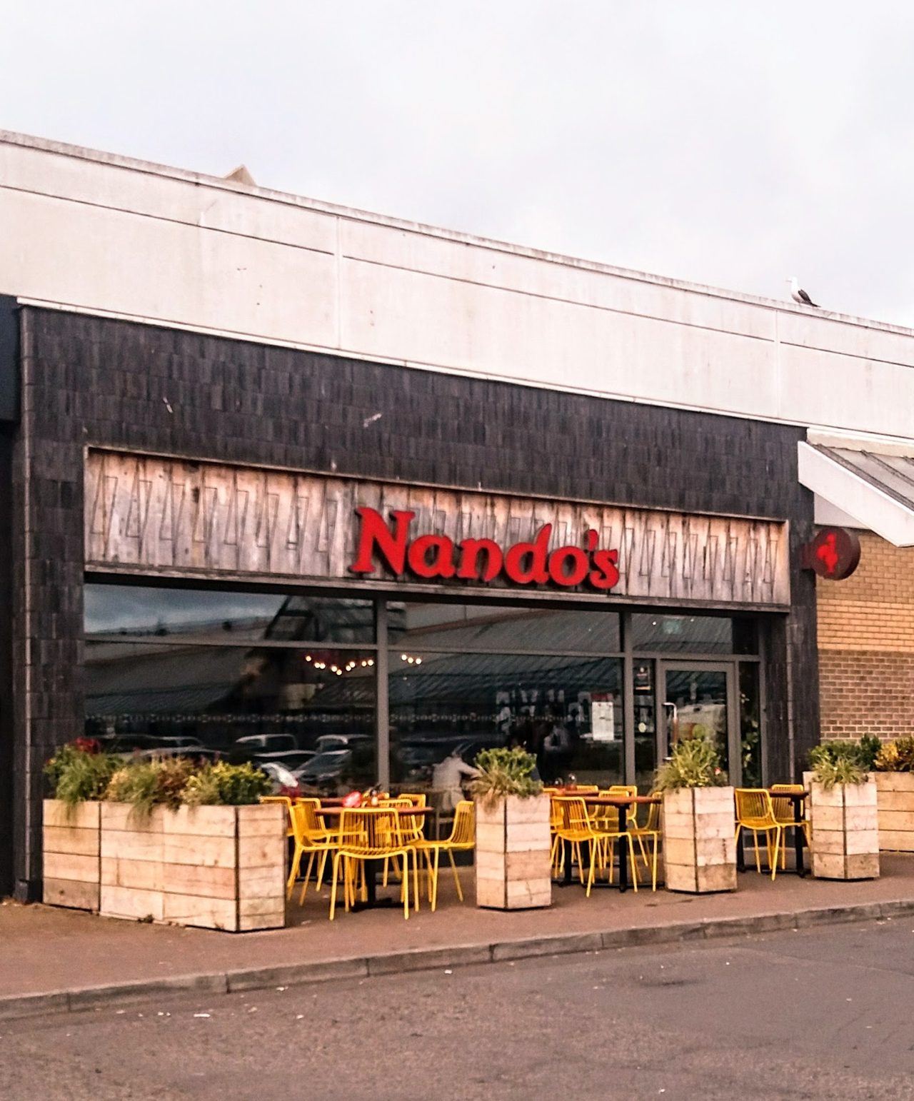 Nandos
