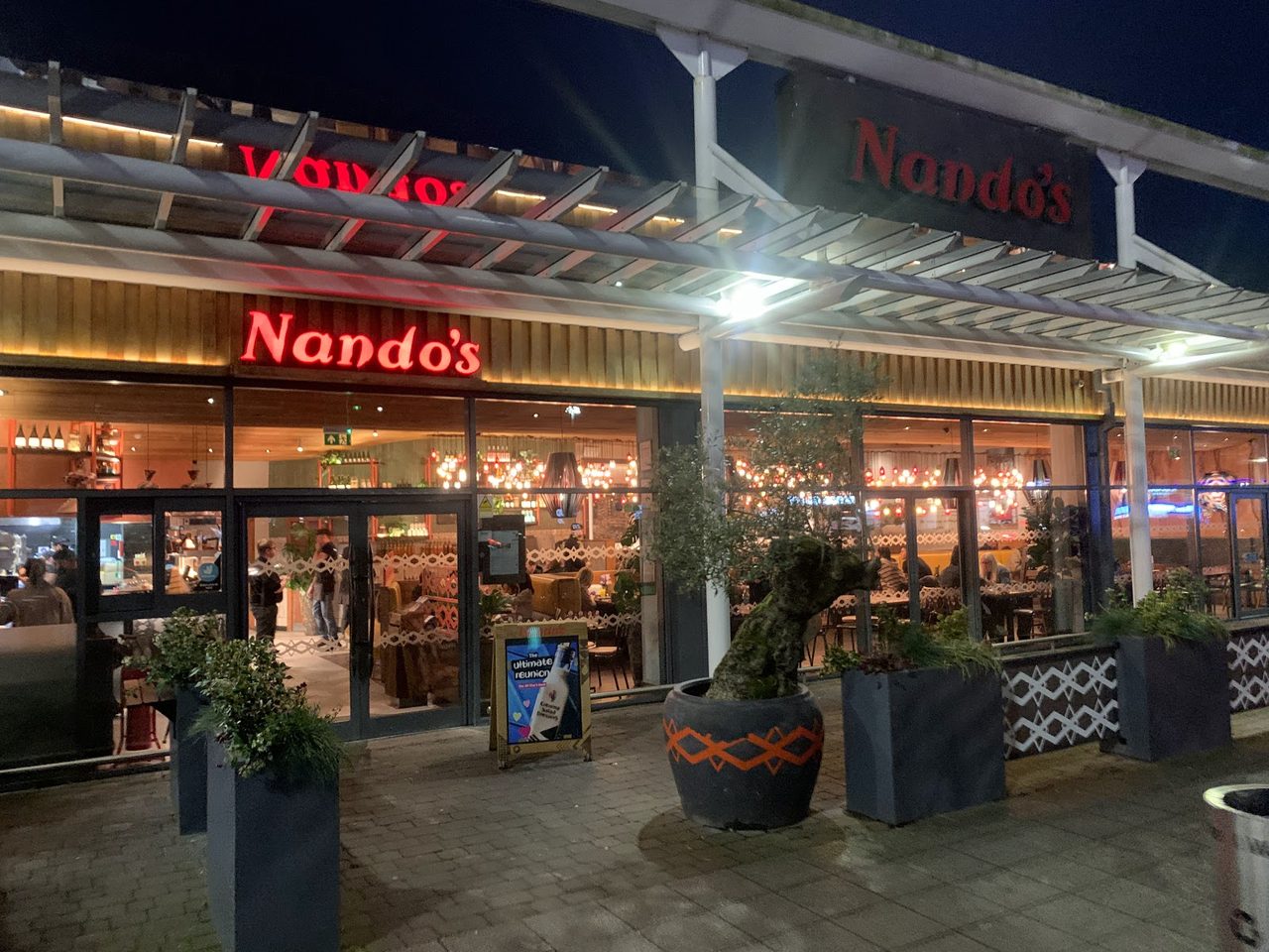 Nandos
