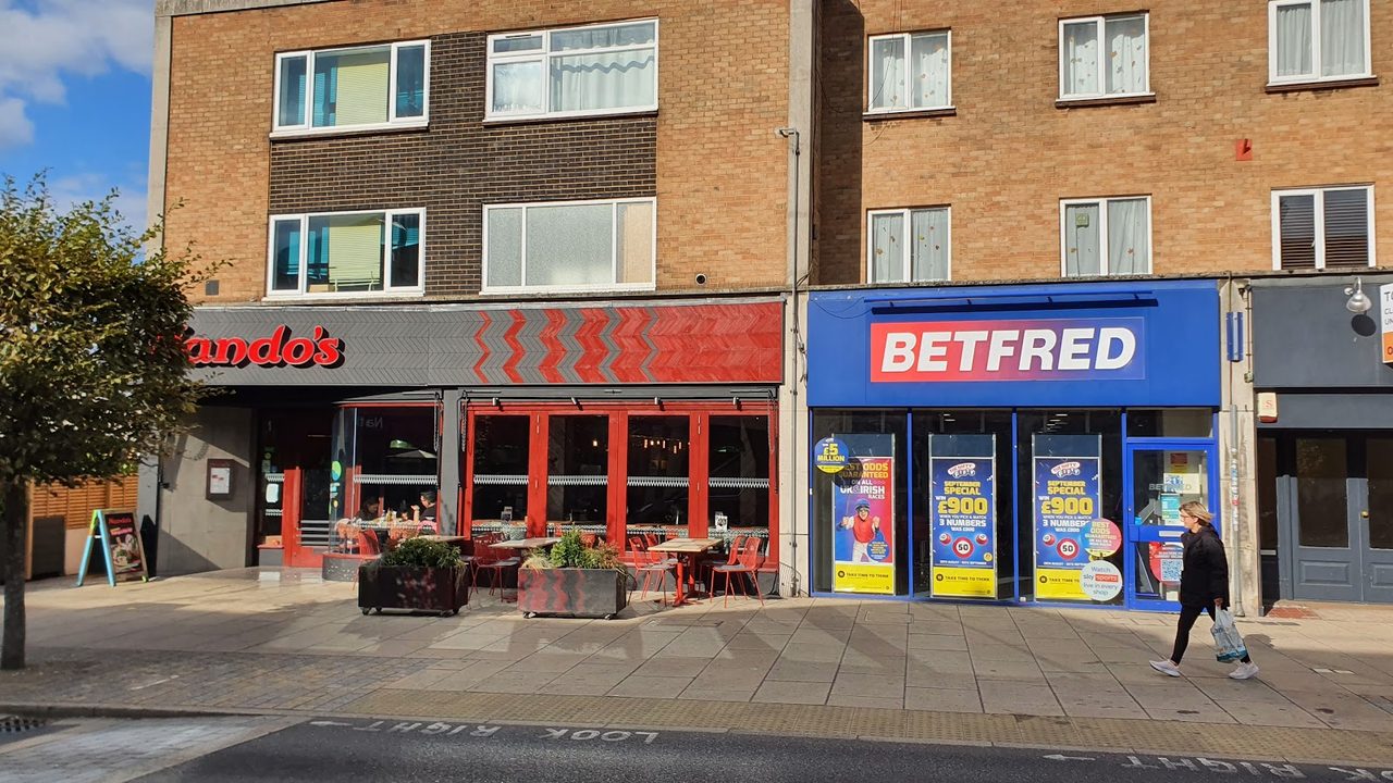 Nandos