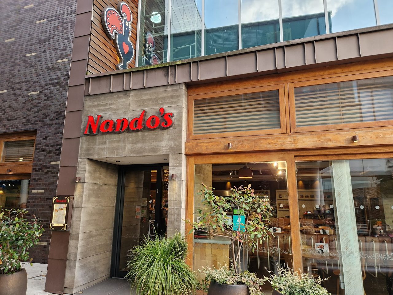 Nandos