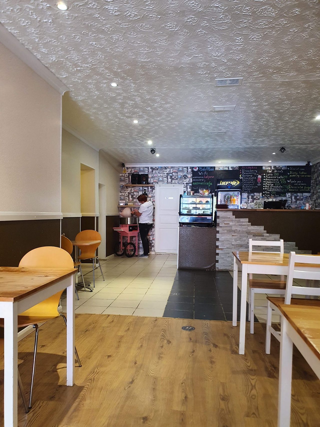 Niki Max Cafe
