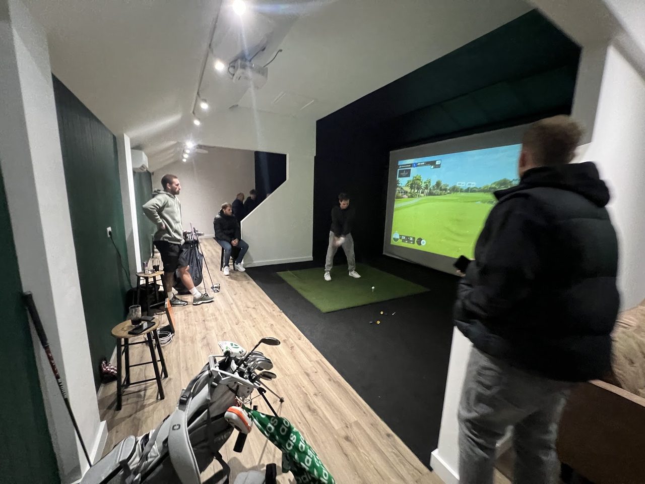 Nine Iron Indoor Golf
