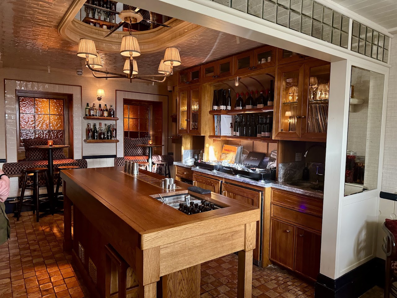 Nipperkin Bar