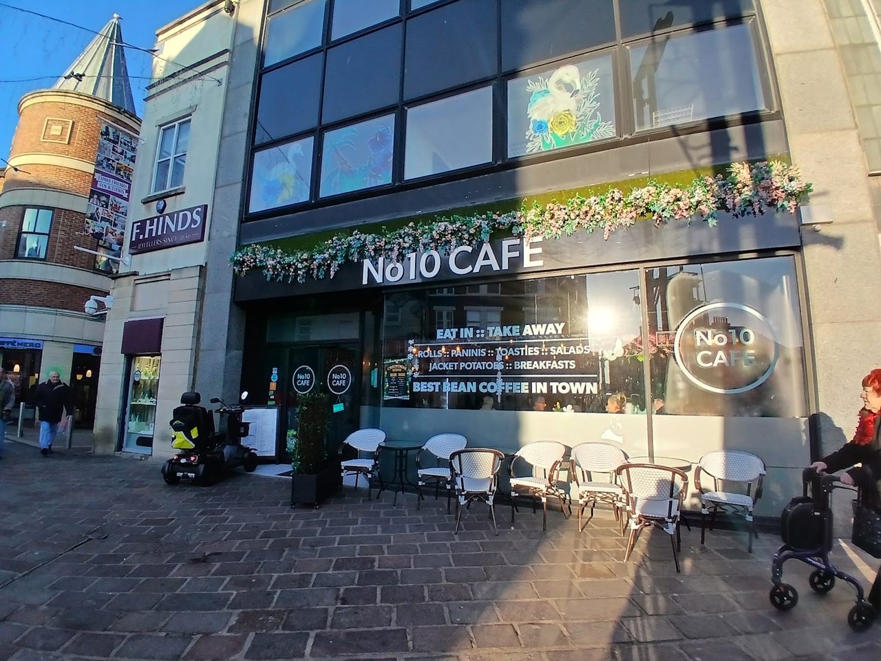 No 10 Cafe