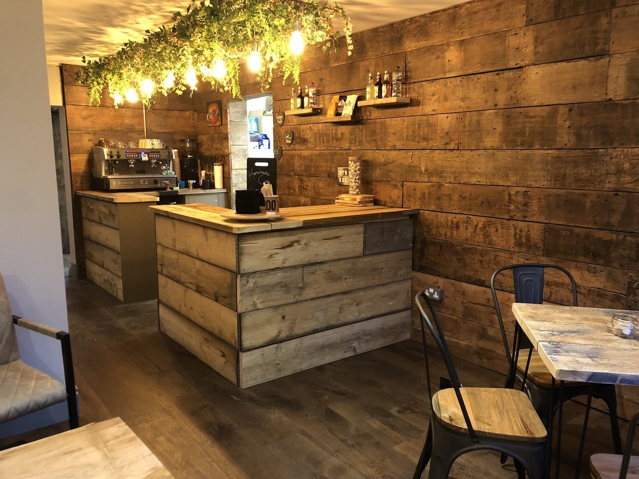 No.18 Coffee House & Wine Bar