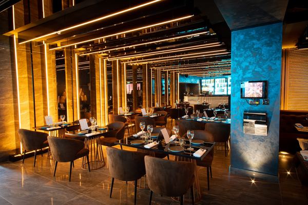 No.5 Dining & Lounge