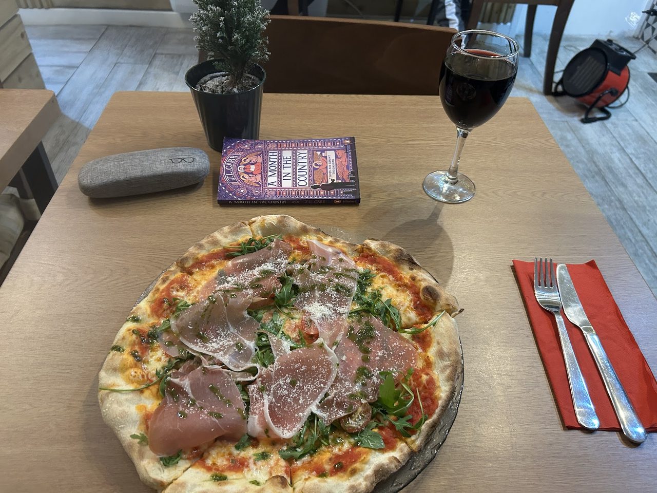 Nuni's Bistro