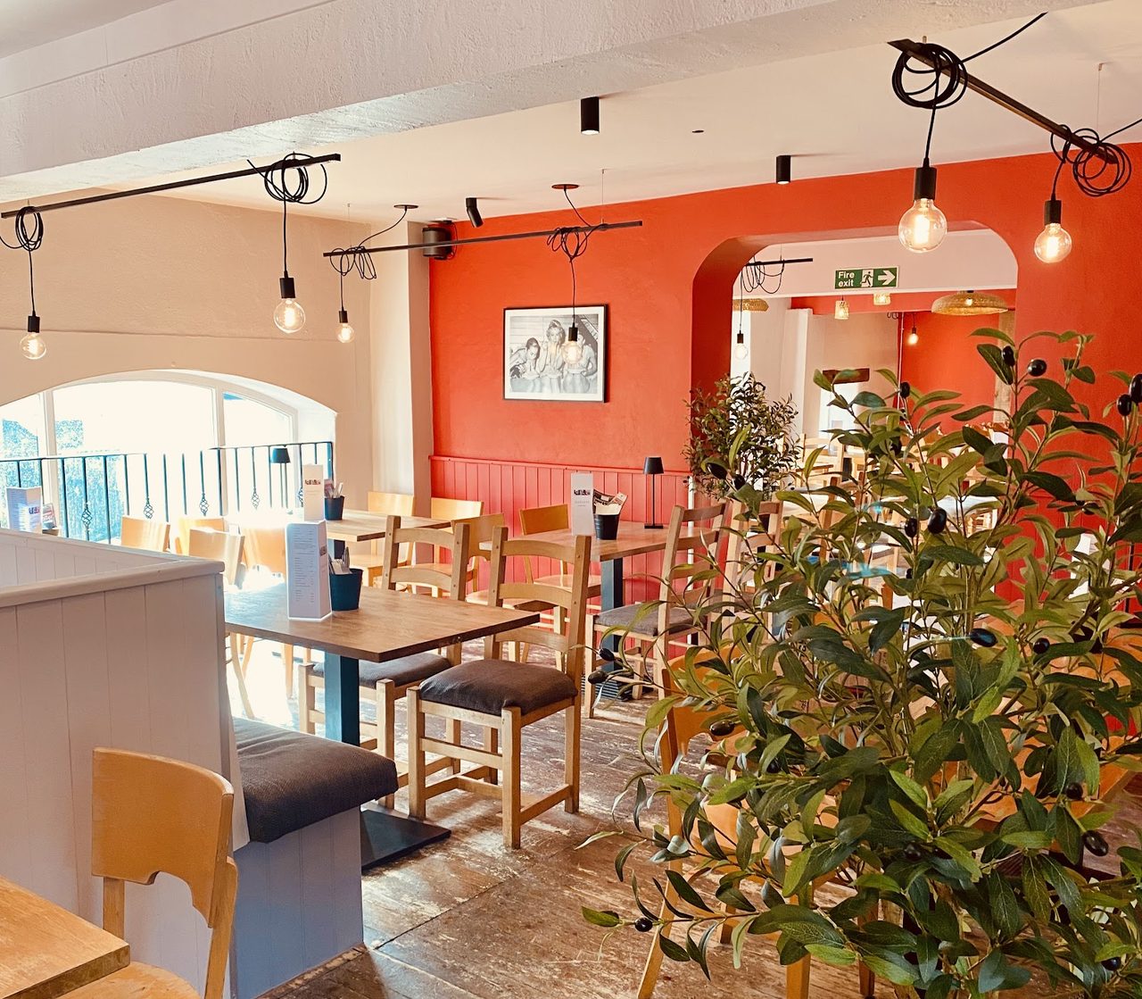 Oakley's Grill & Pizzeria