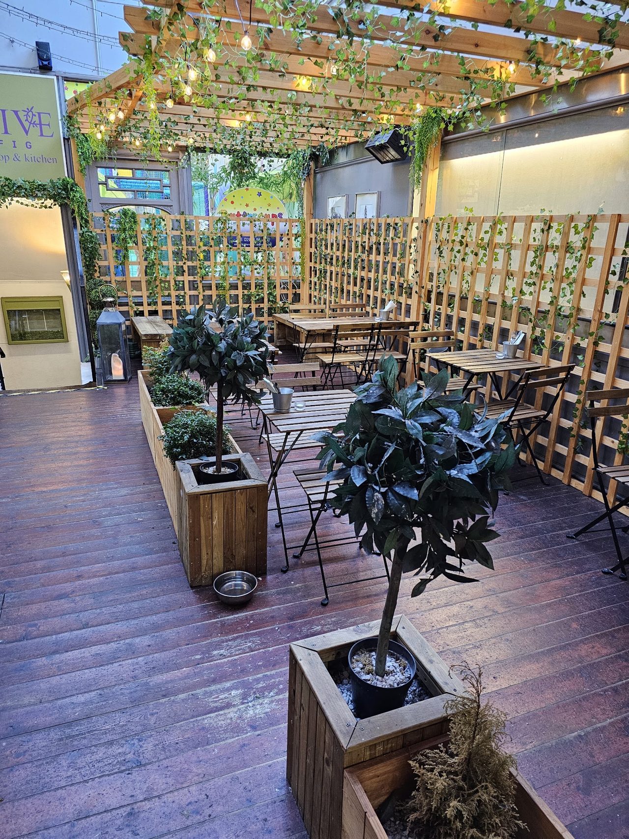 Olive \& Fig Coffee Shop And Kitchen