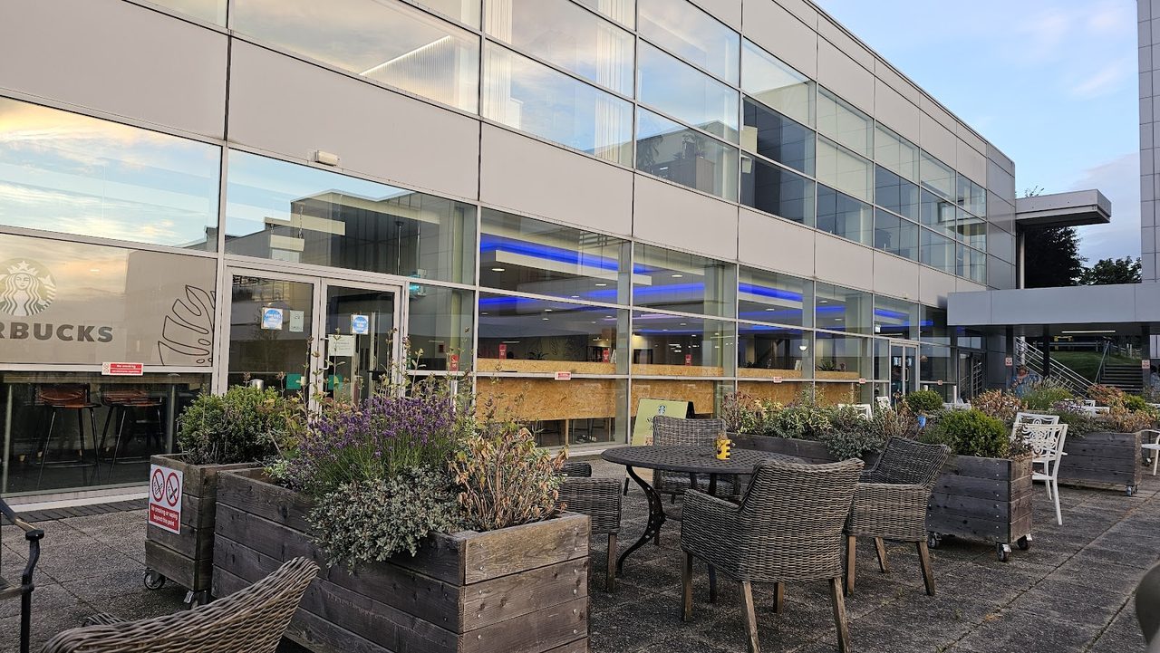 Oliver's At The Hub