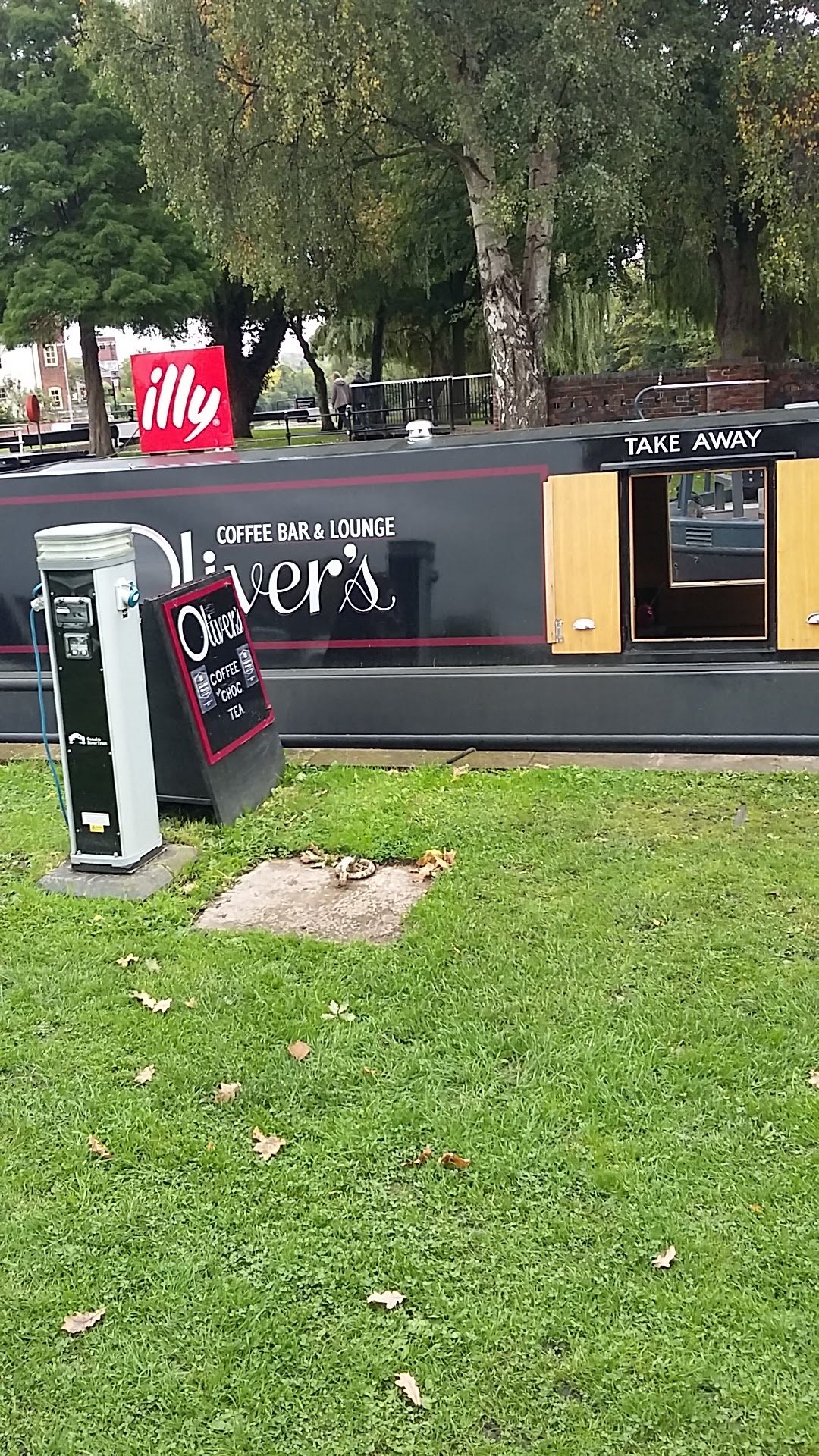 Olivers Coffee Bar And Lounge