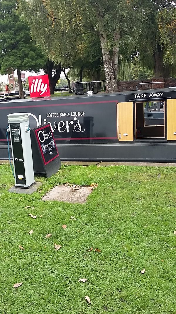 Olivers Coffee Bar And Lounge