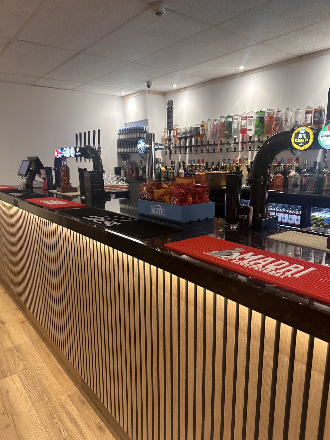 Oscar's Bar