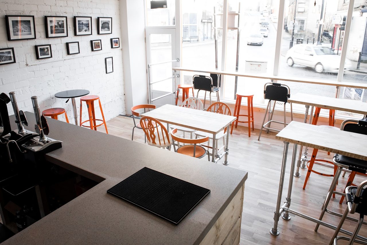 Oscars Cafe And Bar