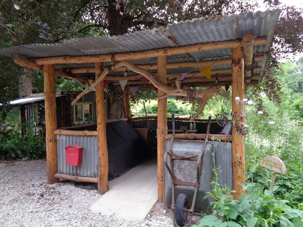 Outside Lives Ltd
