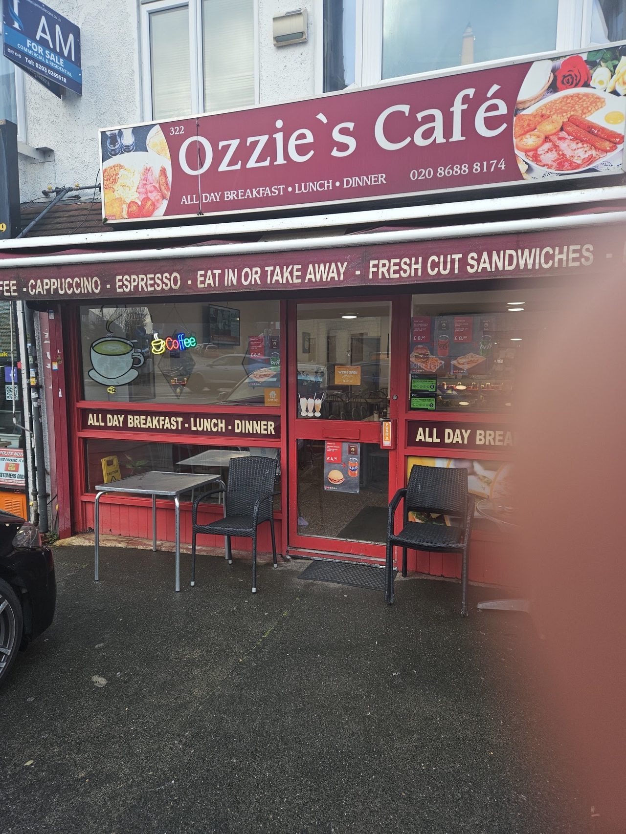Ozzie's Cafe