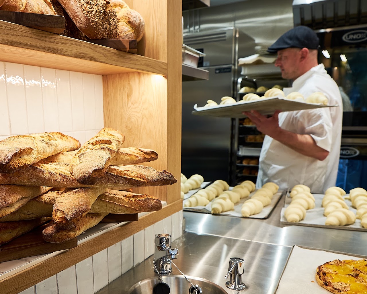 Paris Baguette Canary Wharf