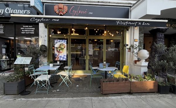 Paris's Cafe and Restaurant