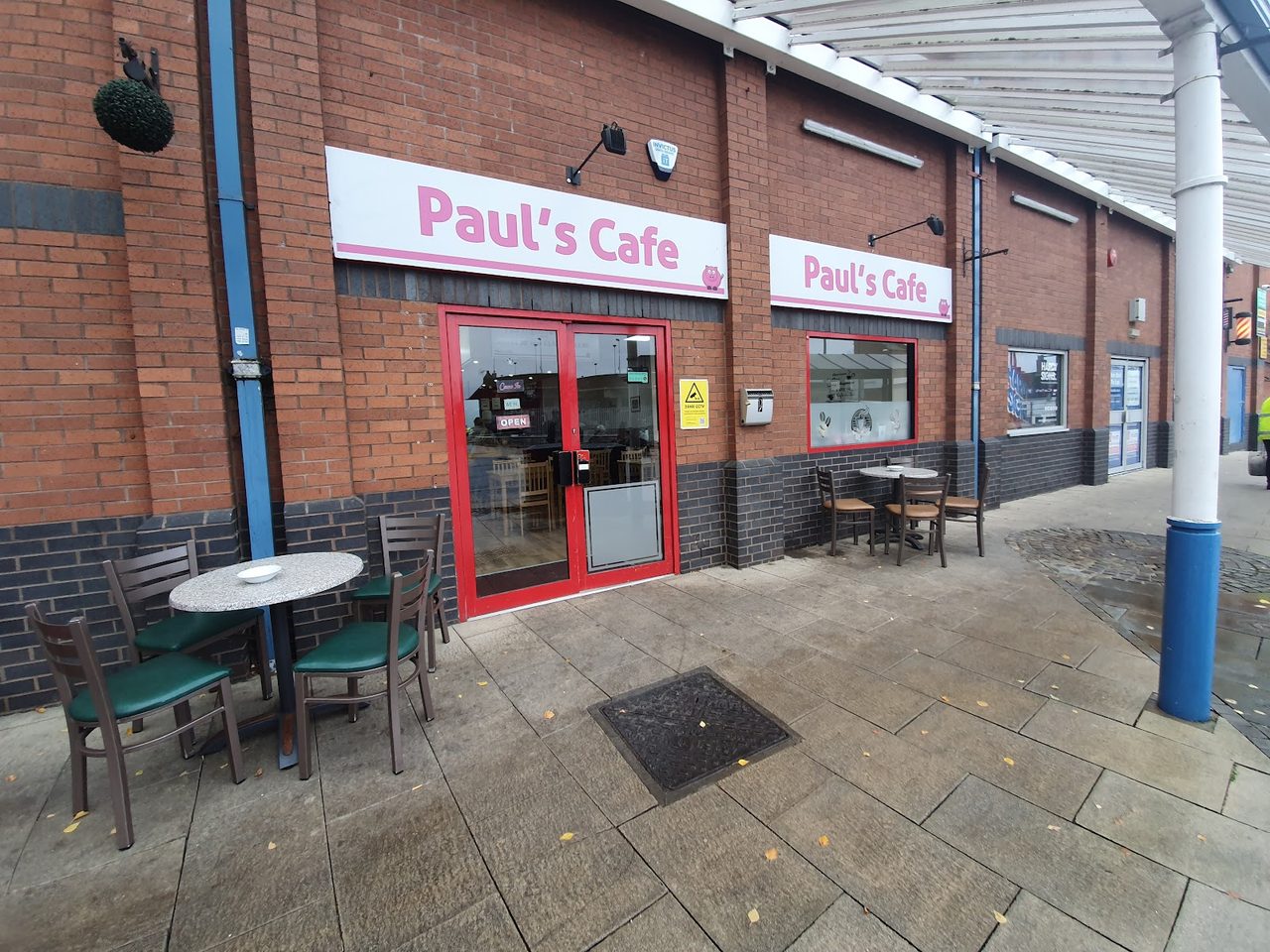PAULS CAFE