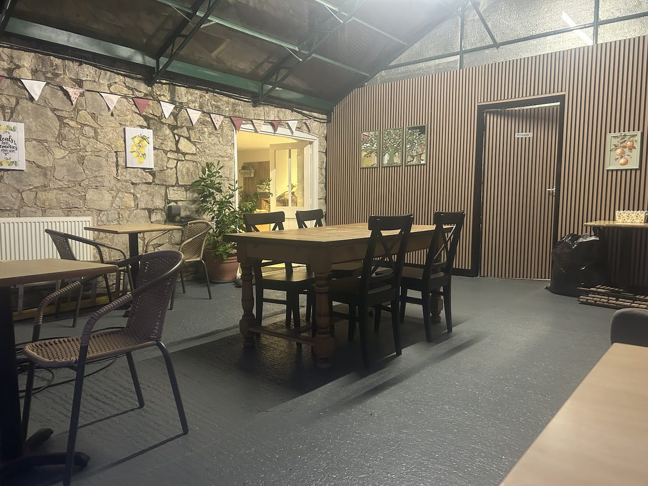Peony & Corks Cafe