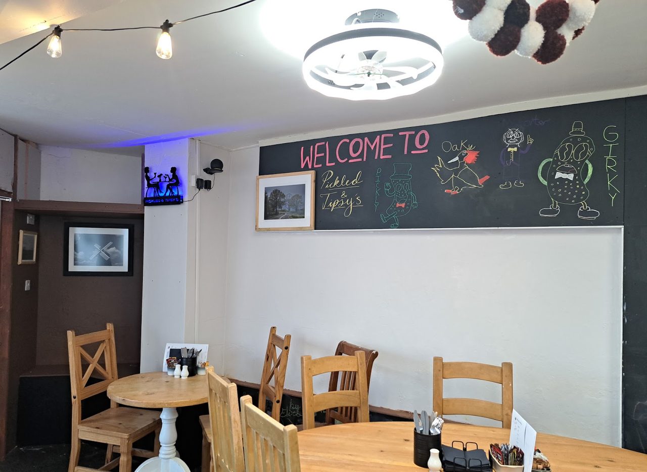 Pickled & Tipsy's Cafe