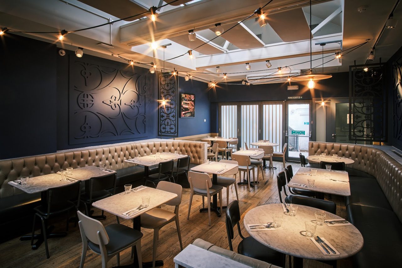 Pizza Express/Mac & Wings