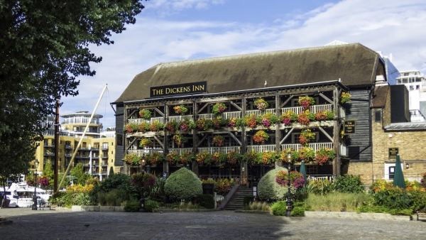 Pizzeria at the Dickens Inn