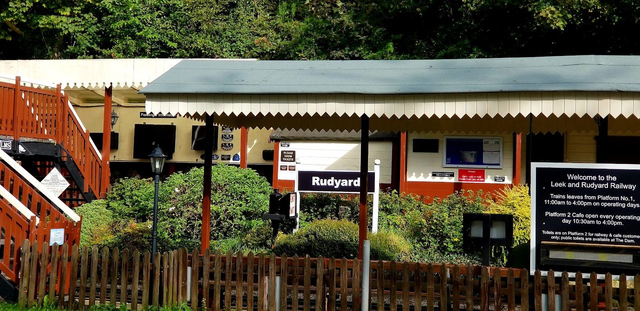PLATFORM 2 Cafe @ RUDYARD LAKE RAILWAY