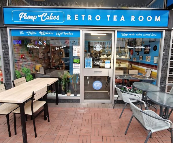 Plump Cakes Retro Tearoom