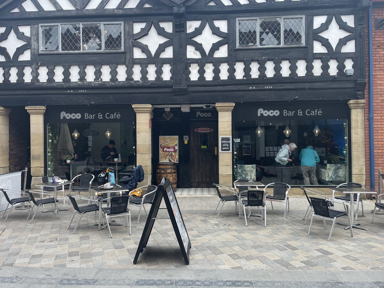 Poco Cafe Bar