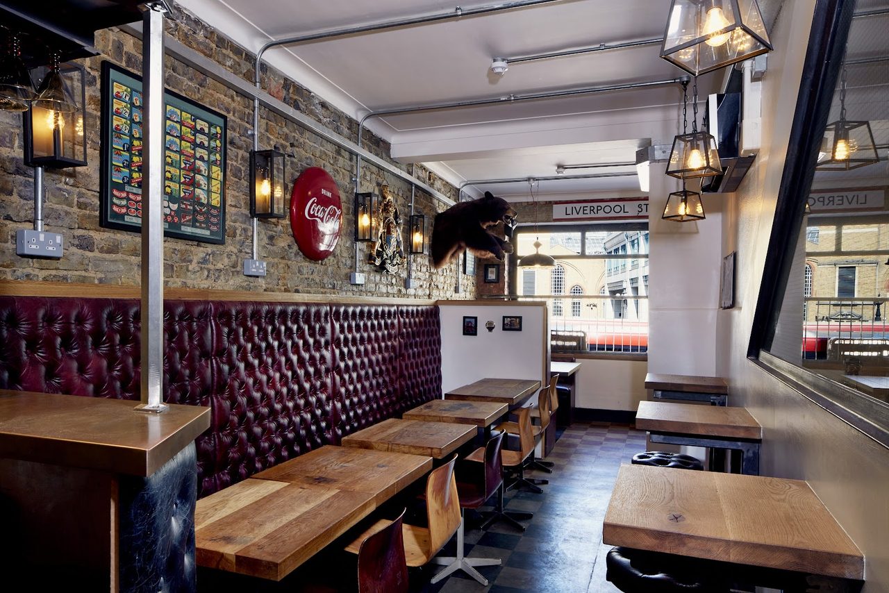 Polo Bar