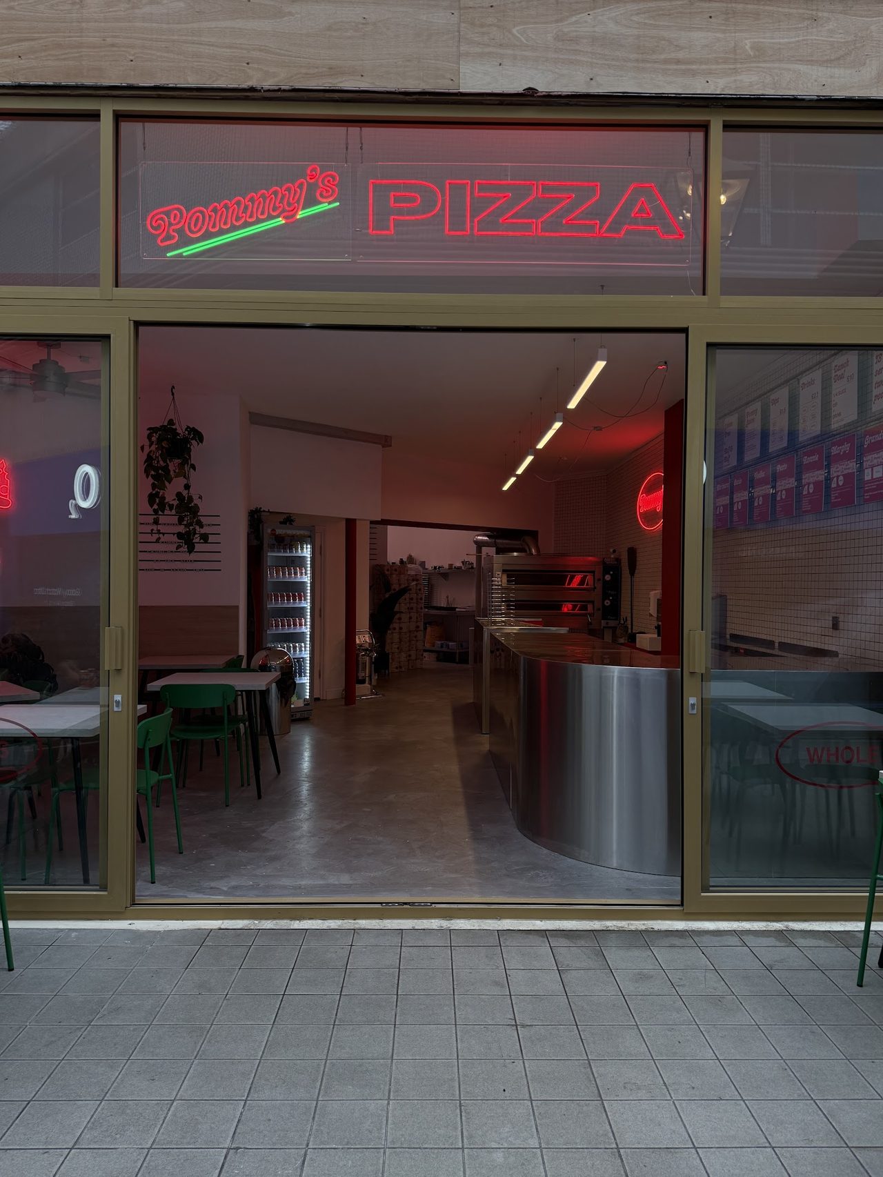 Pommy's Pizza