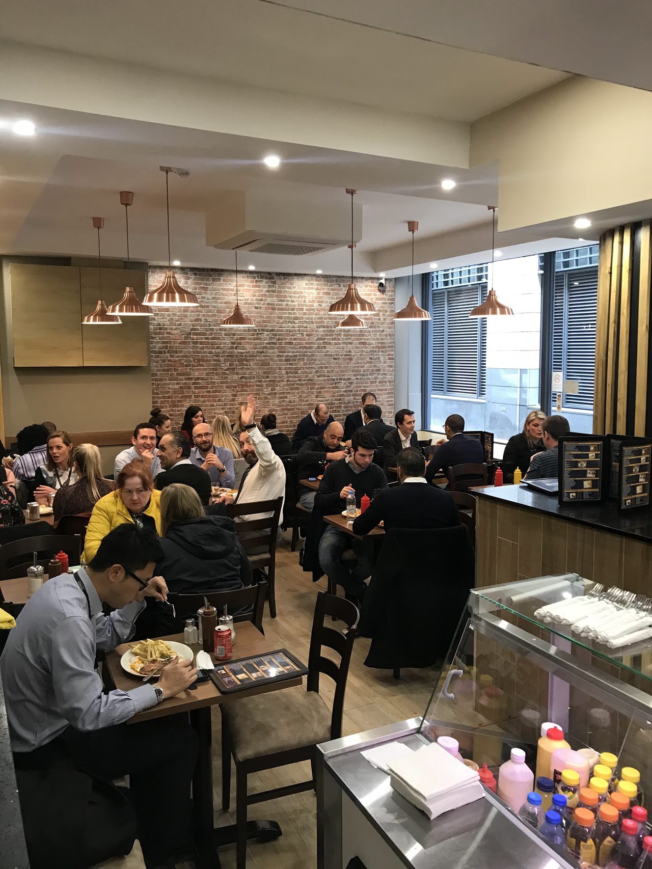 Poppins Cafe