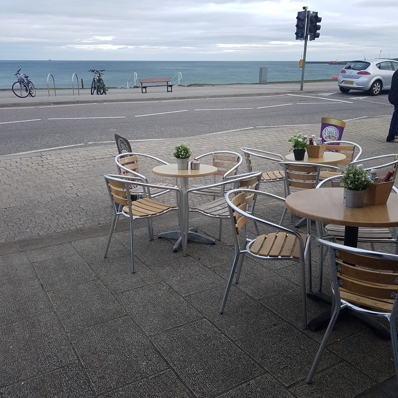 PROMENADE CAFE