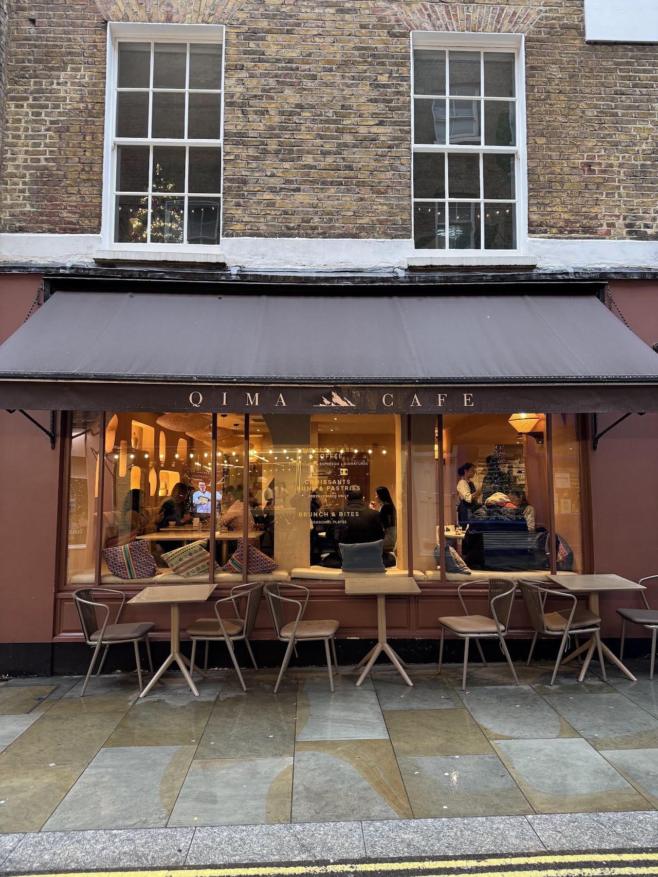 Qima Café and Pâtisserie - Covent Garden
