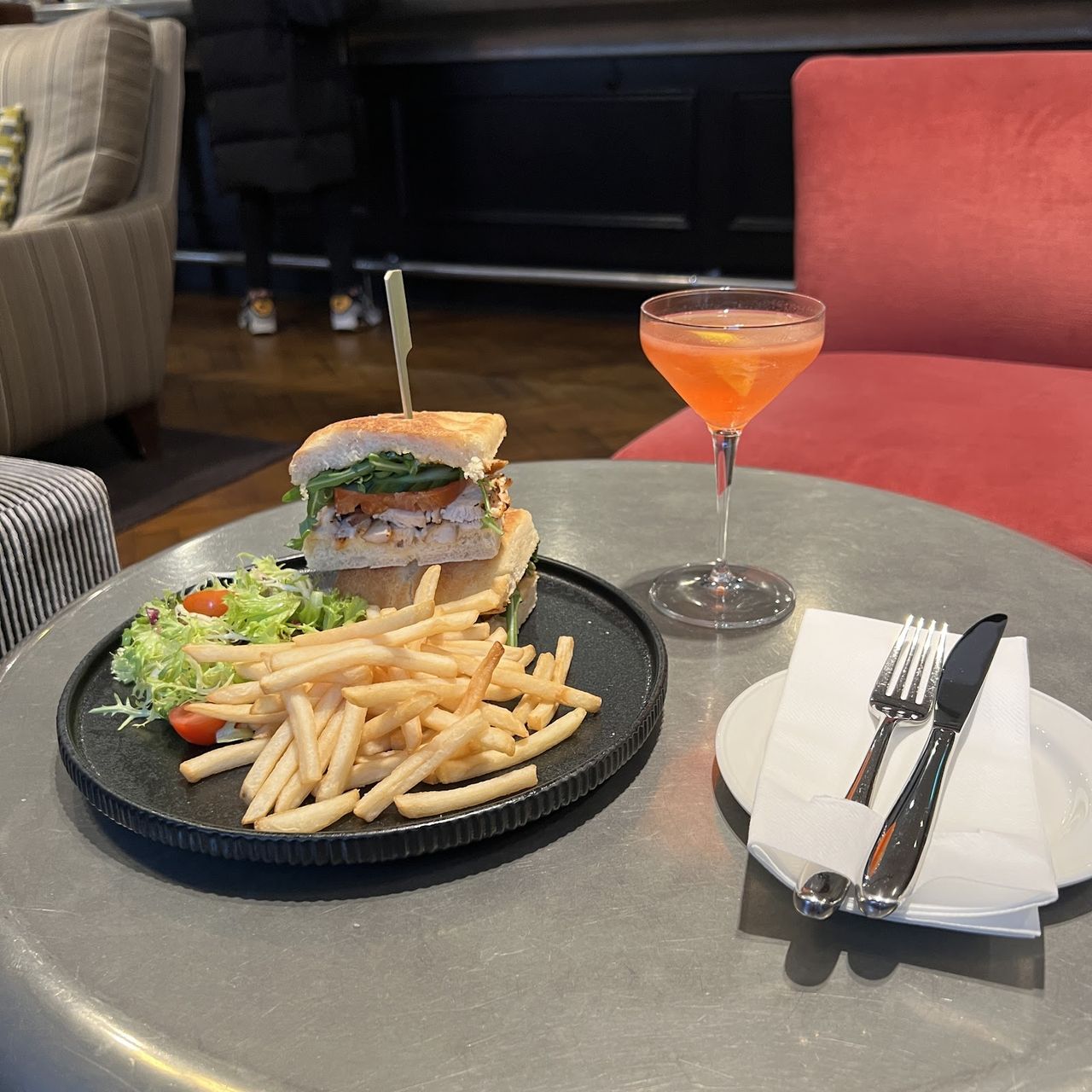Quarter Bar & Lounge