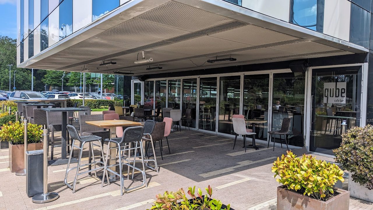 Qube Cafe & Bar