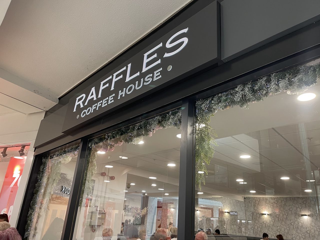 Raffles Cafe Bar