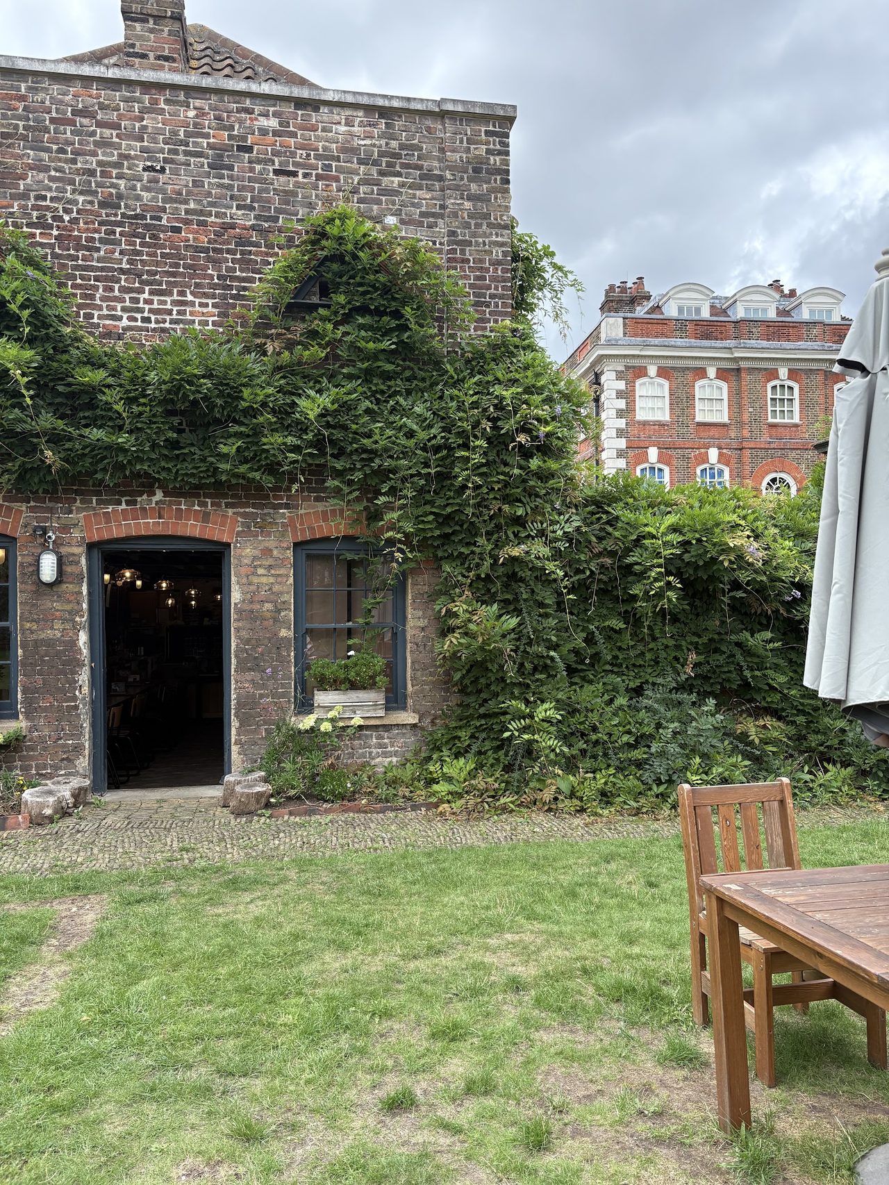 Rainham Hall Stables Cafe