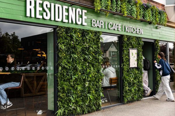 Residence Bar Cafe Kitchen