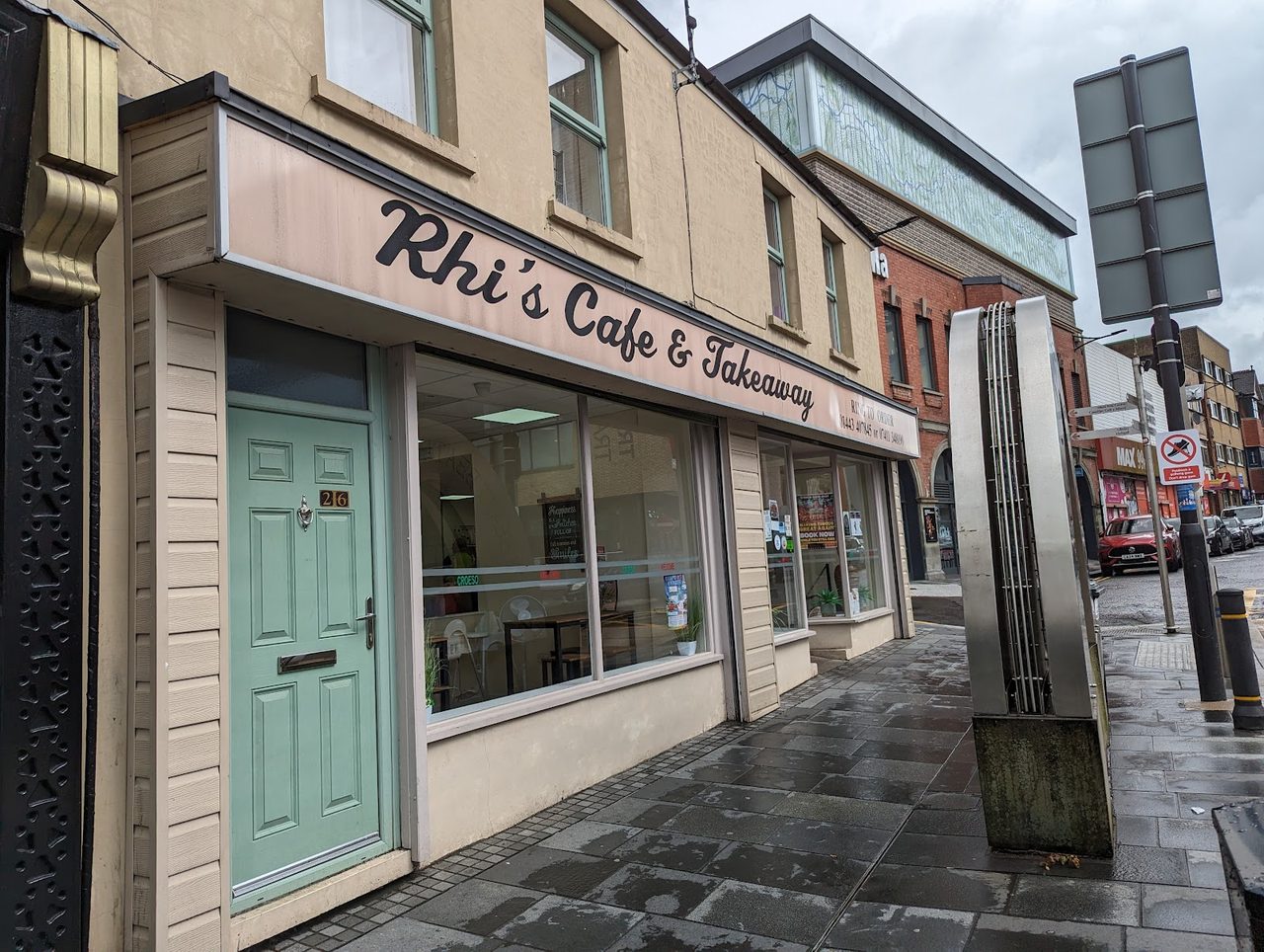 Rhi's Cafe